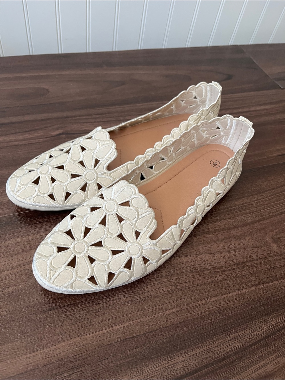 Women's Cream Floral Cutout Slip-On Flats